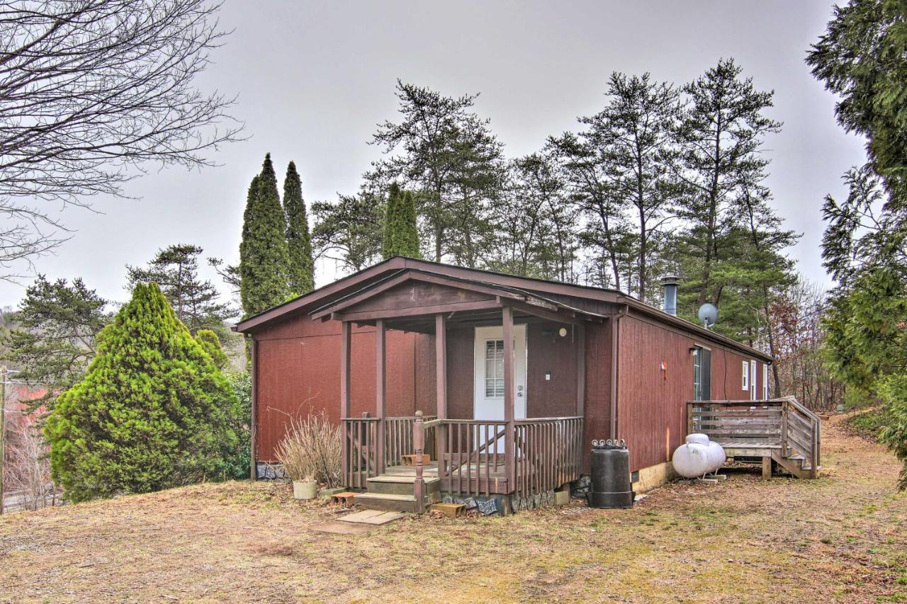 Cozy Asheville Cottage With Grill And Fire Pit! ภายนอก รูปภาพ